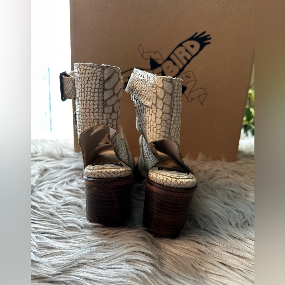 Freebird Quail bootie/sandal in White Snake - Picture 7 of 16